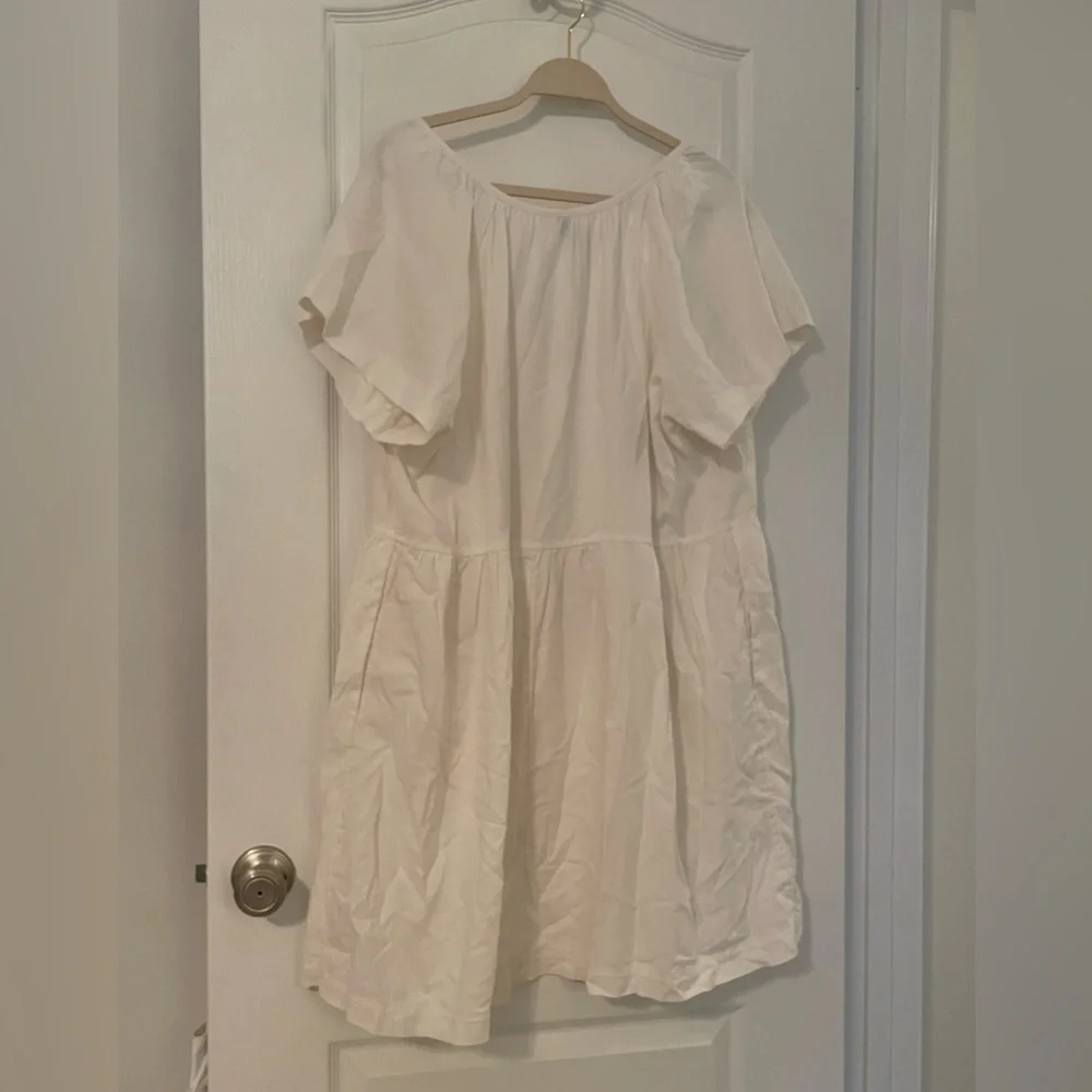 White Line Popover Dress - Picture 6 of 12